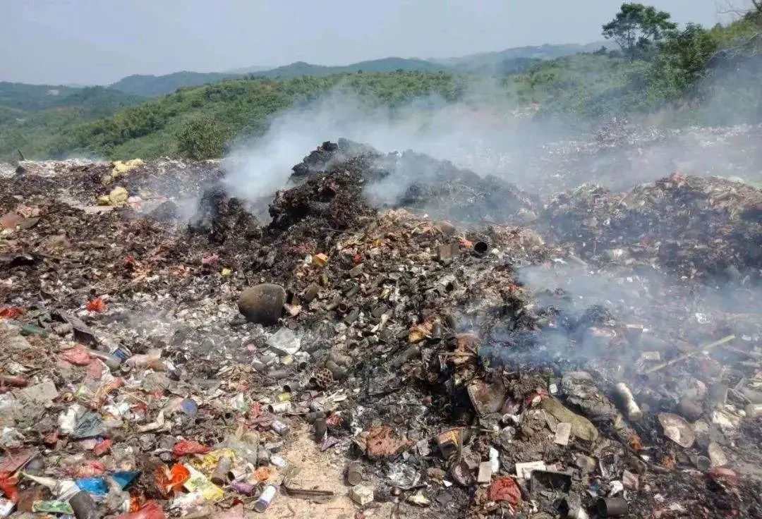 國內(nèi)垃圾臭氣問題嚴峻，潔匠異味控制液帶來清新.jpg